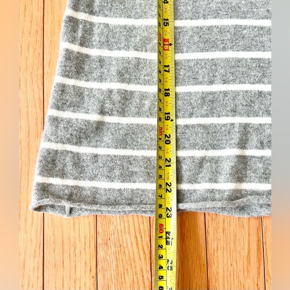 J. Crew Striped Wool/Cashmere Sweater with Crest Size Medium - Picture 8 of 9